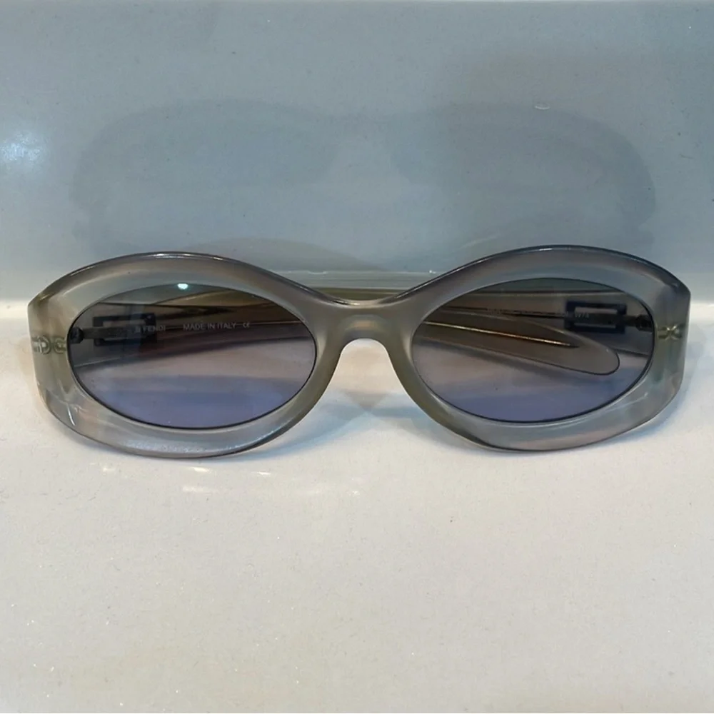 Fendi Stylish Gray Sunglasses